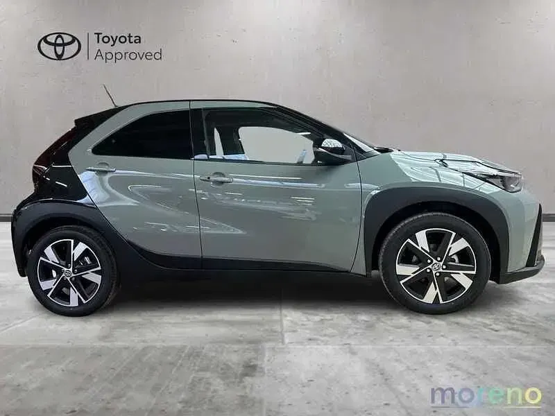 Nuova Toyota Aygo X 115 CV (84 kW) 2025 Verde SUV