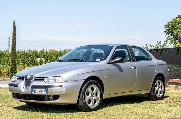 Usata Alfa Romeo 156 155 CV (114 kW) 1999 Argento Berlina