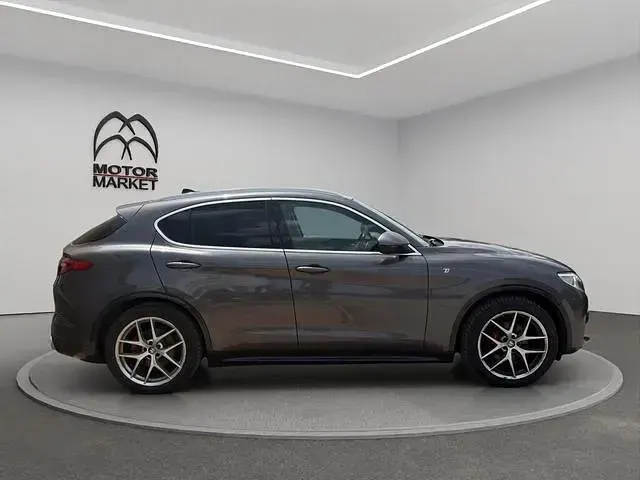 Usata Alfa Romeo Stelvio Ti 280 CV (205 kW) 2020 Grigio / gray SUV