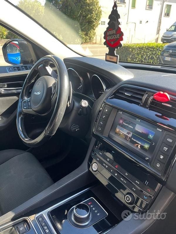 Usata Jaguar F-Pace Prestige 180 CV (132 kW) 2018 Nero SUV