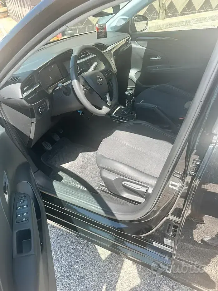 Usata Opel Corsa 102 CV (75 kW) 2023 Nero Utilitaria
