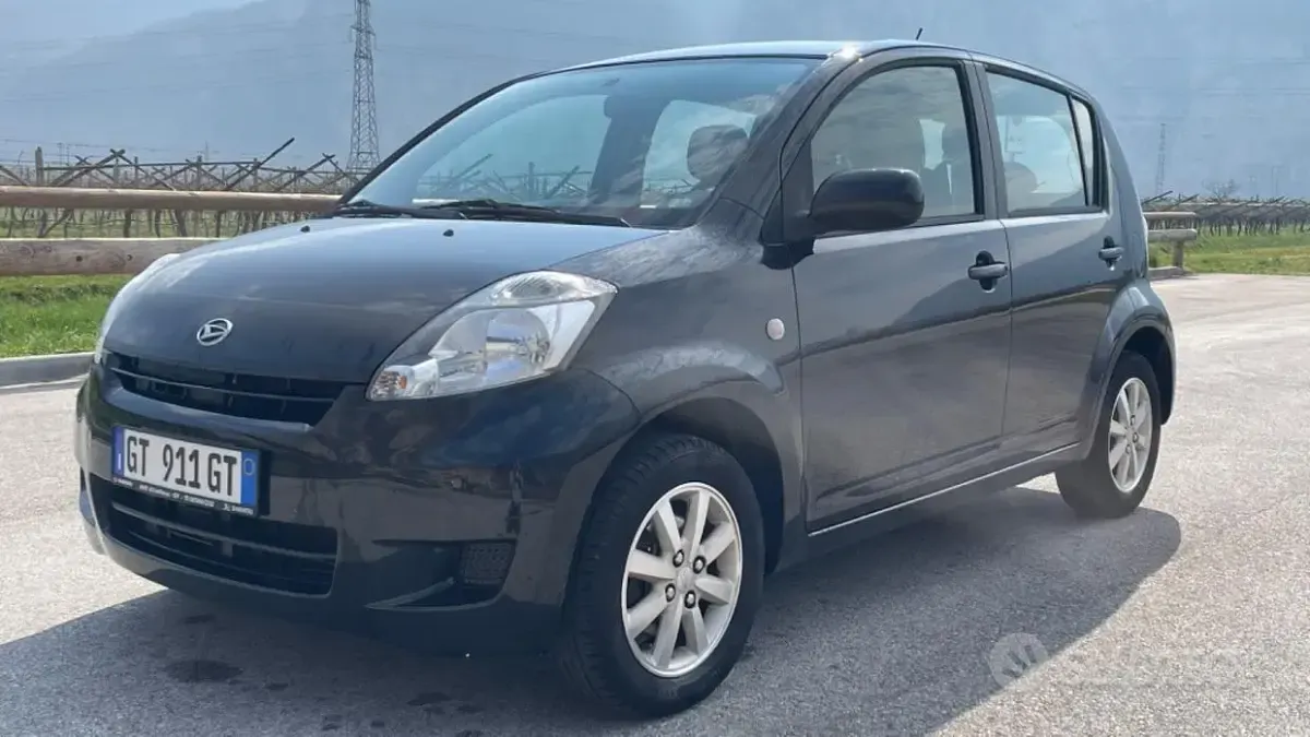 Usata Daihatsu Sirion 91 CV (66 kW) 2011 Nero Utilitaria