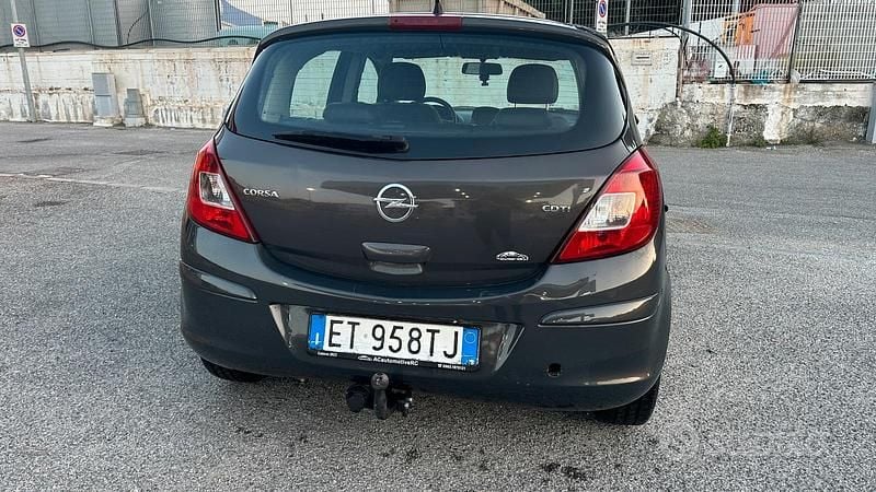 Usata Opel Corsa 75 CV (55 kW) 2014 Grigio Utilitaria