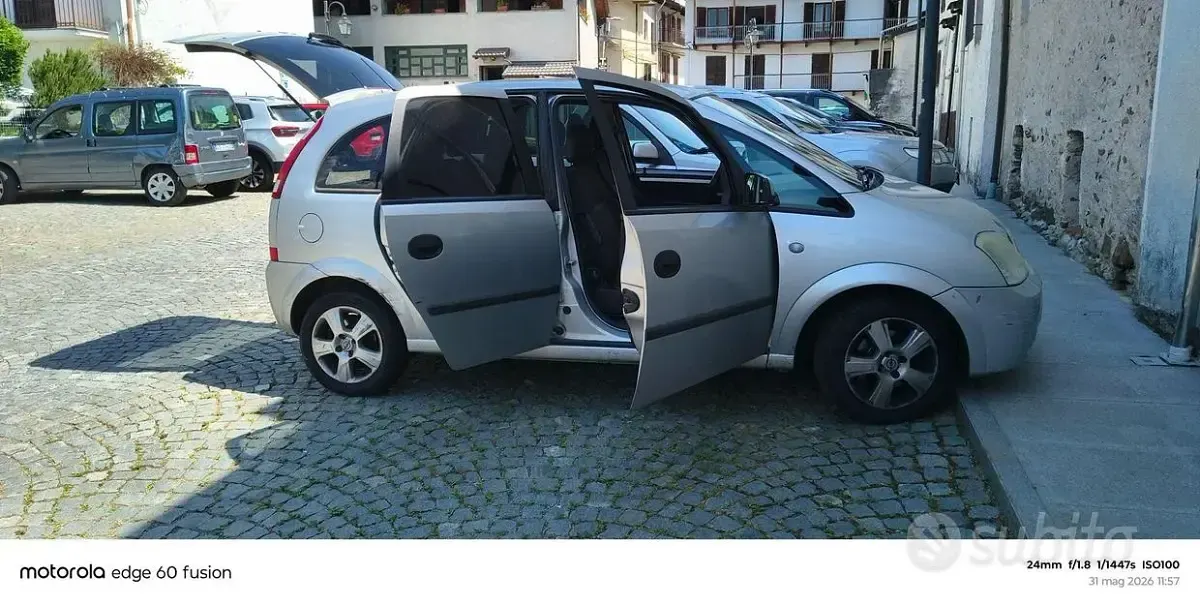 Usata Opel Meriva 101 CV (74 kW) 2005 Grigio Monovolume
