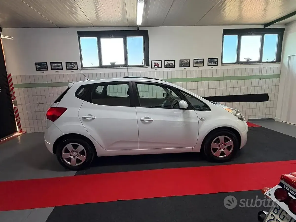 Usata Kia Venga Active 77 CV (56 kW) 2013 Bianco Utilitaria