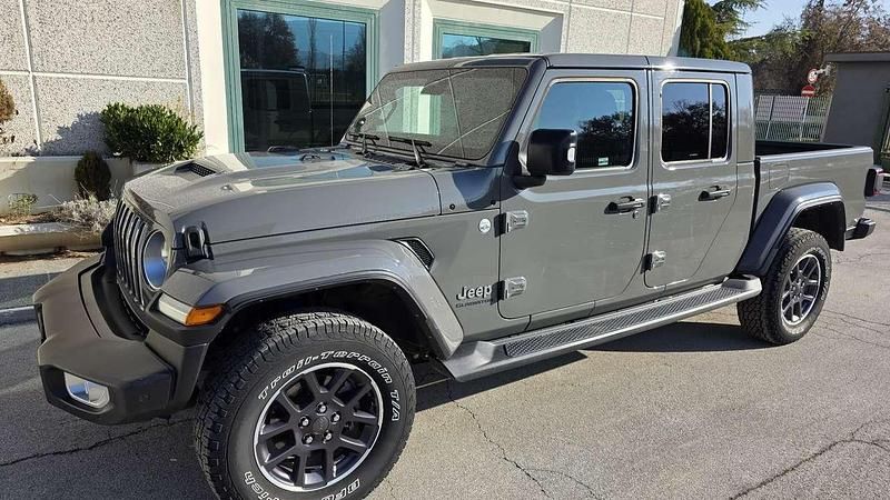 Grigio Usata 2023 Jeep Gladiator Overland Pick-up | 40.000 € (Ottimo prezzo) - Immagine 1/4