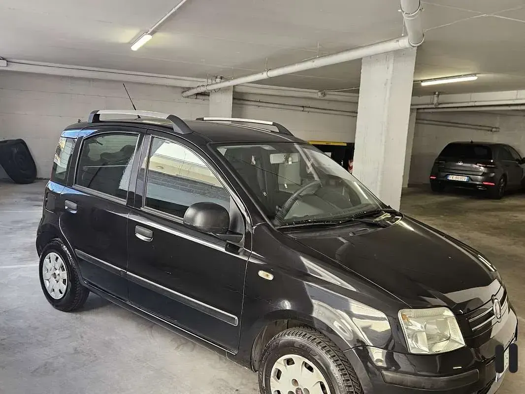 Usata Fiat Panda Active 75 CV (55 kW) 2011 Nero Utilitaria