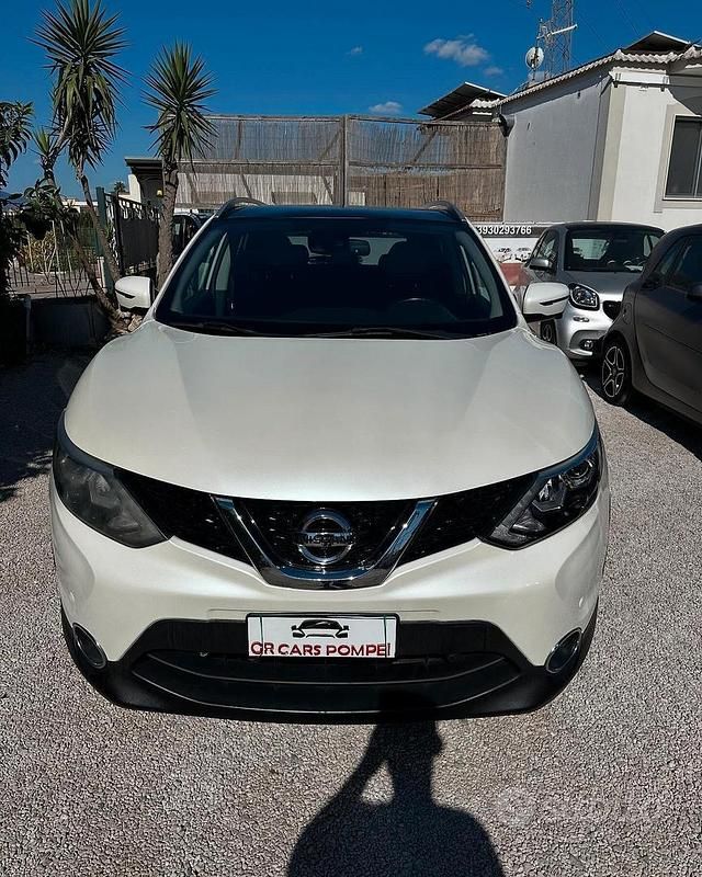 Usata Nissan Qashqai Tekna 131 CV (96 kW) 2015 Bianco SUV