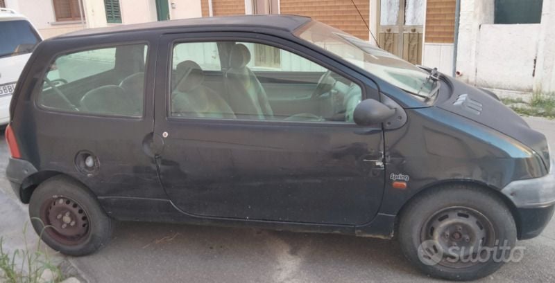 Usata Renault Twingo 58 CV (42 kW) 1998 Nero Utilitaria