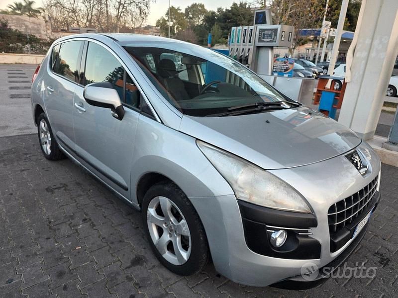 Grigio Usata 2014 Peugeot 3008 Monovolume | 4500 € (Super prezzo) - Immagine 1/4