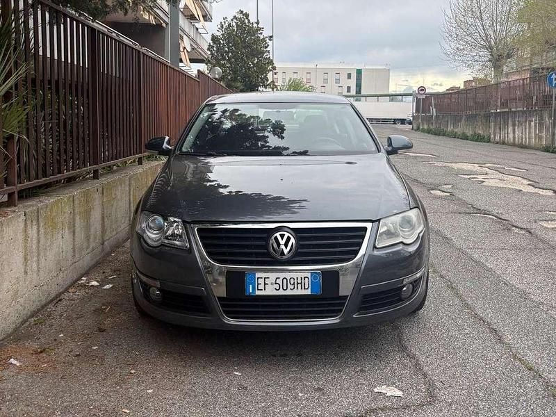 Usata VW Passat Comfortline 150 CV (110 kW) 2010 Grigio Berlina