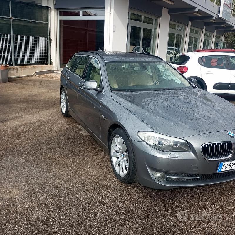 Grigio Usata 2010 BMW 520 Station wagon | 7000 € (Ottimo prezzo) - Immagine 1/4