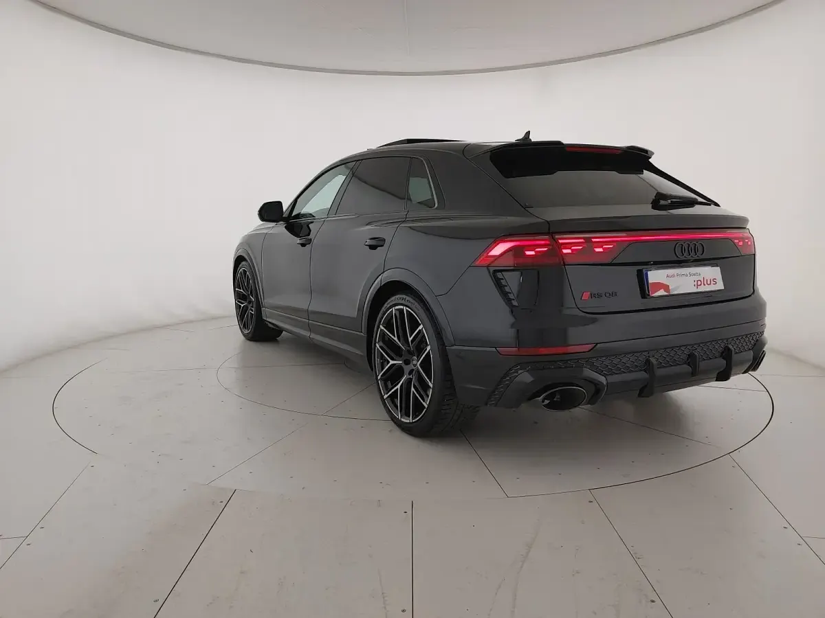 Usata Audi RS Q8 Comfort 600 CV (441 kW) 2025 Nero mito metallizzato SUV
