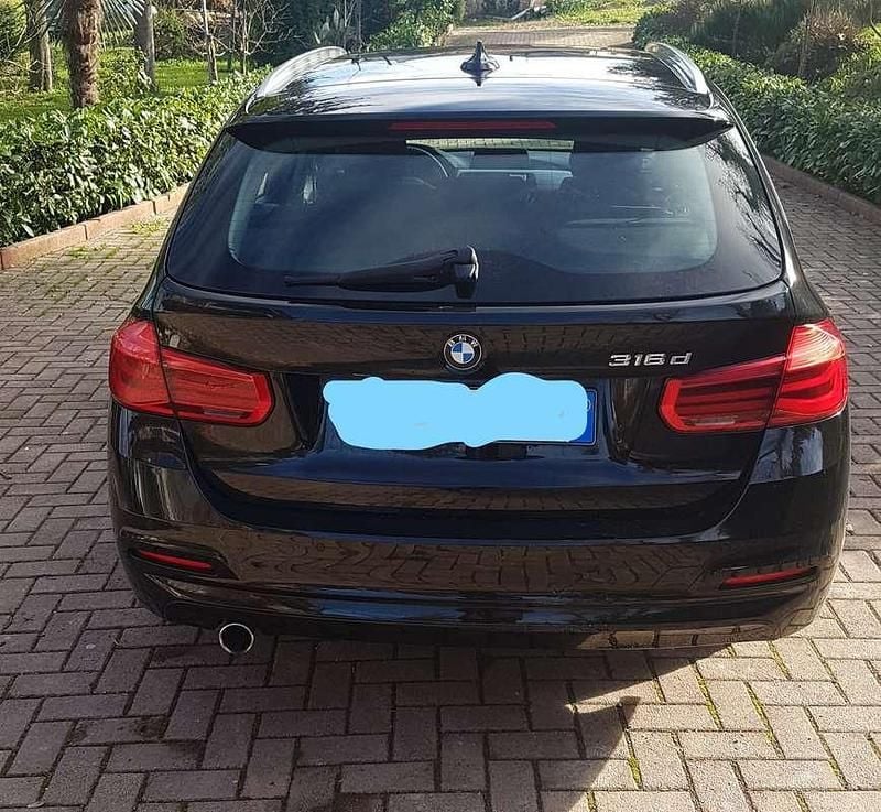 Usata BMW 316 Luxury Line 116 CV (85 kW) 2017 Nero Station wagon