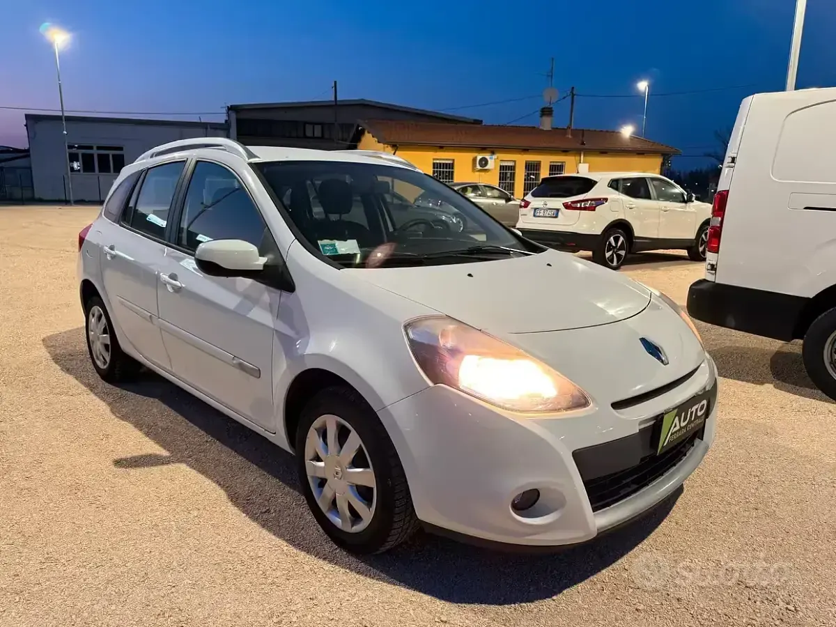 Usata Renault Clio 103 CV (75 kW) 2012 Bianco Station wagon