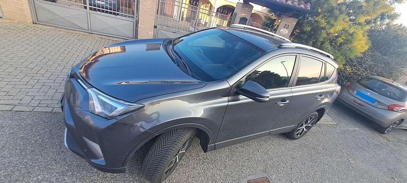 Usata 2016 Toyota RAV4 Style SUV | 17.000 € (Cara) - Immagine 1/4