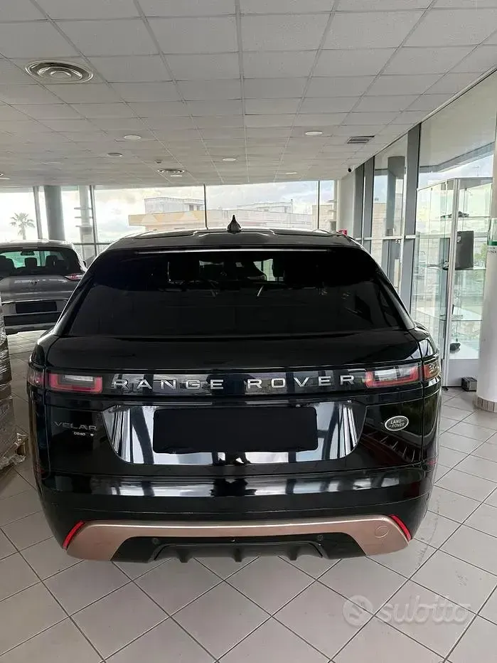 Usata Land Rover Range Rover Velar R-Dynamic 241 CV (177 kW) 2019 Nero SUV