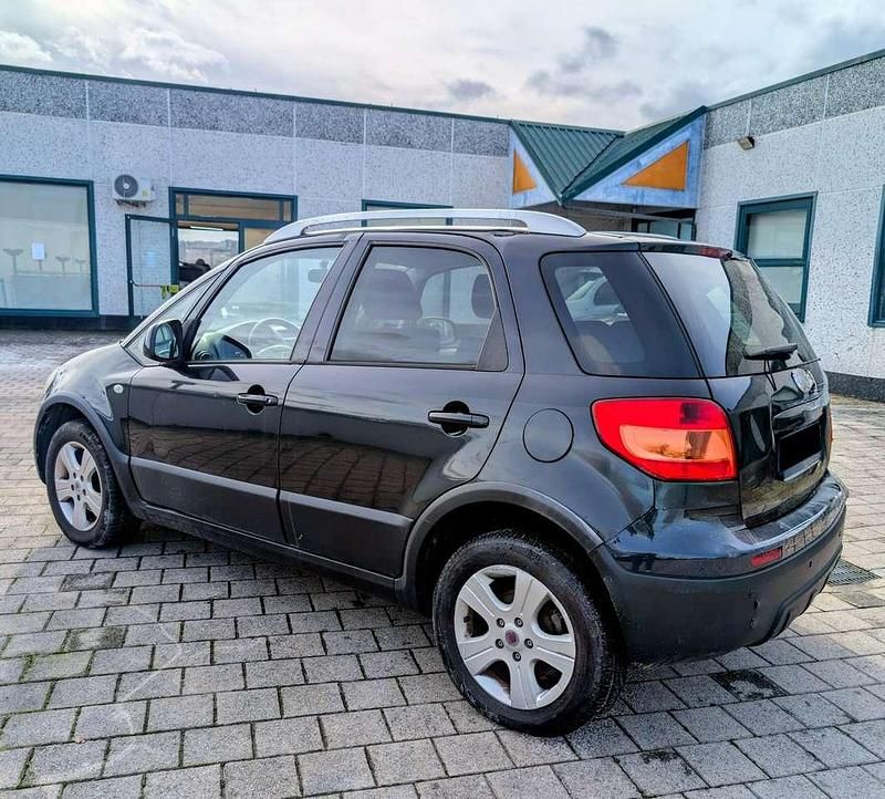 Usata Fiat Sedici Emotion 120 CV (88 kW) 2008 Nero SUV