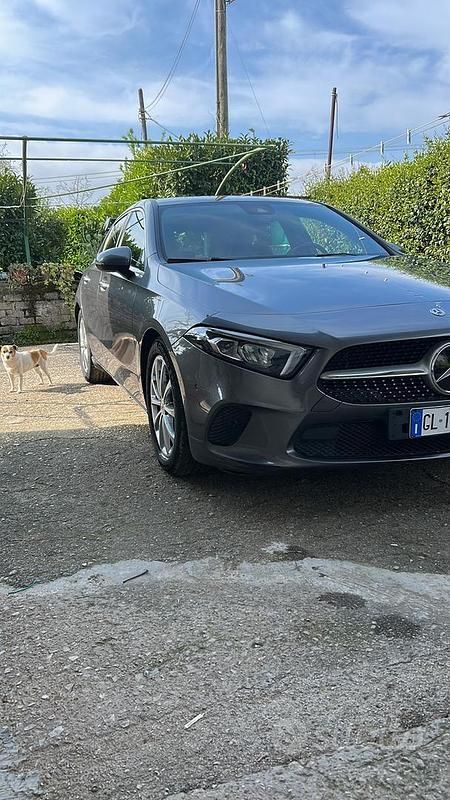 Usata Mercedes A180 136 CV (100 kW) 2019 Grigio Berlina