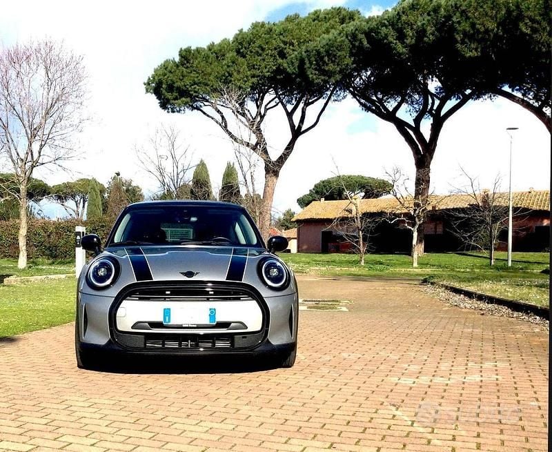 Usata Mini Cooper Essential 136 CV (100 kW) 2023 Grigio Utilitaria
