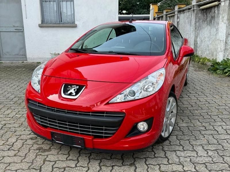 Rosso Usata 2011 Peugeot 207 CC Platinum Cabrio | 7990 € (Molto cara) - Immagine 1/4