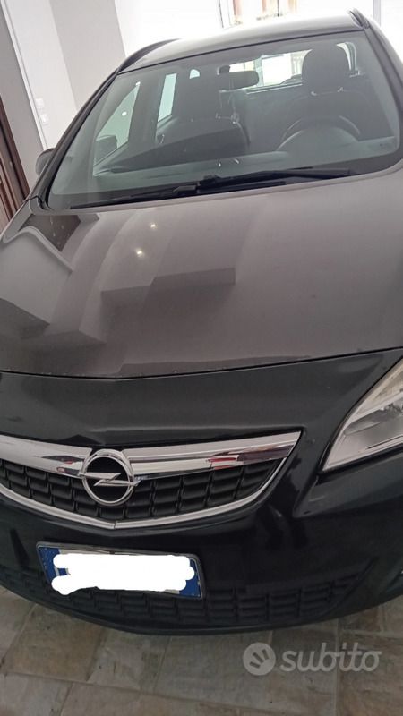 Usata Opel Astra 82 CV (60 kW) 2012 Nero Station wagon