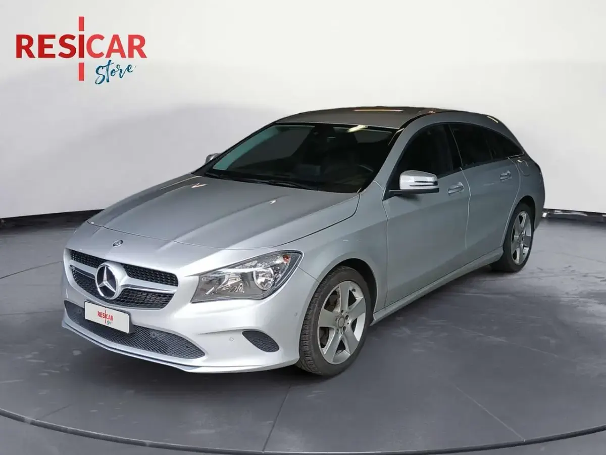 Usata Mercedes CLA180 Business 109 CV (80 kW) 2017 Argento metallizzato Berlina