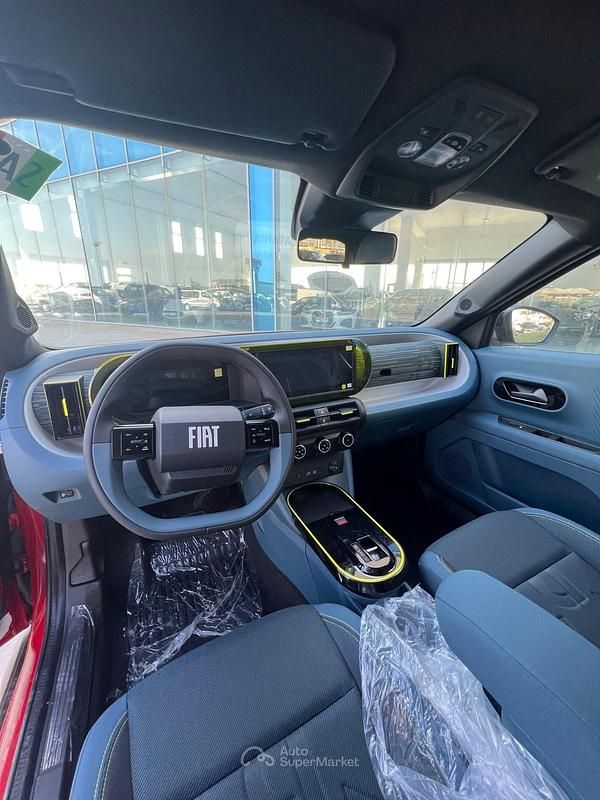 Nuova Fiat Grande Panda Icon 101 CV (74 kW) 2026 Rosso Utilitaria