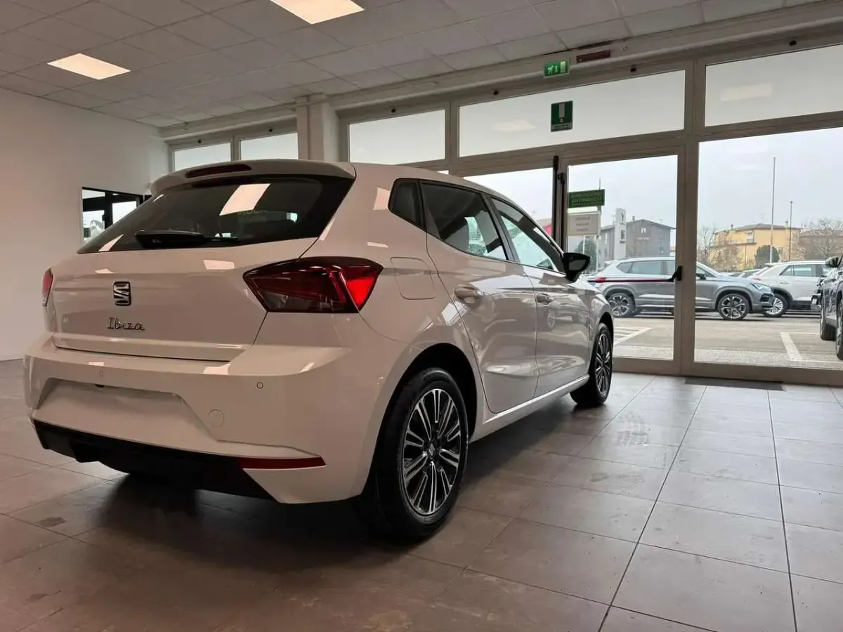Nuova Seat Ibiza Style 95 CV (69 kW) 2025 Bianco Utilitaria