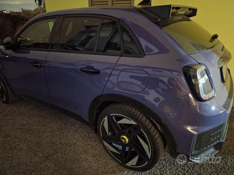 Usata Abarth 600e Scorpionissima 205 kW (280 CV) 2025 SUV