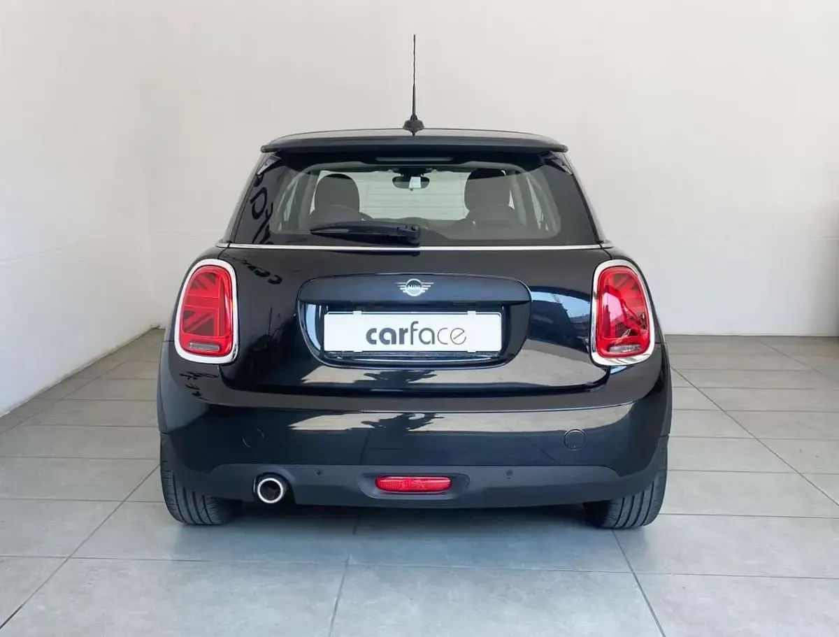 Usata Mini ONE 102 CV (75 kW) 2019 Nero metallizzato Utilitaria