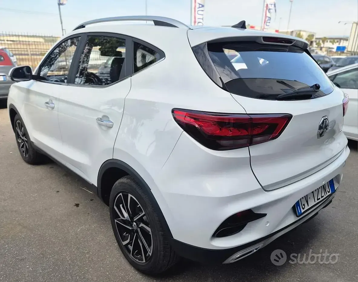 Usata MG ZS Luxury 106 CV (77 kW) 2024 Bianco SUV