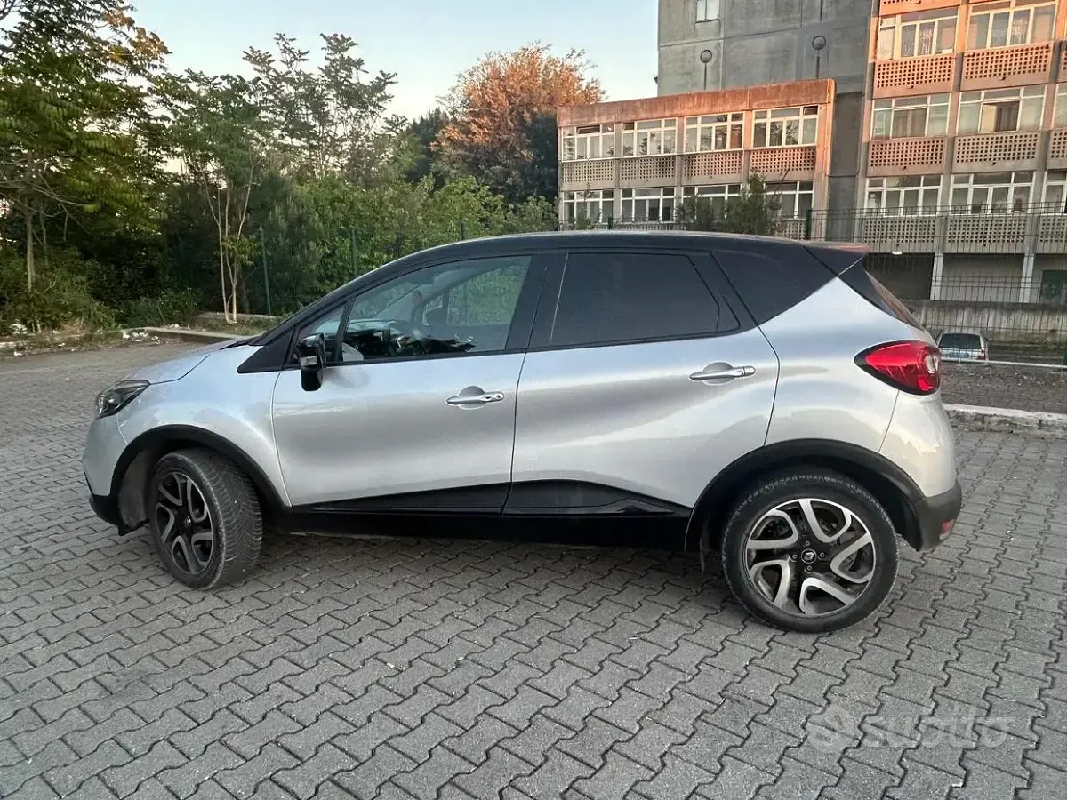 Usata Renault Captur 90 CV (66 kW) 2017 Grigio SUV