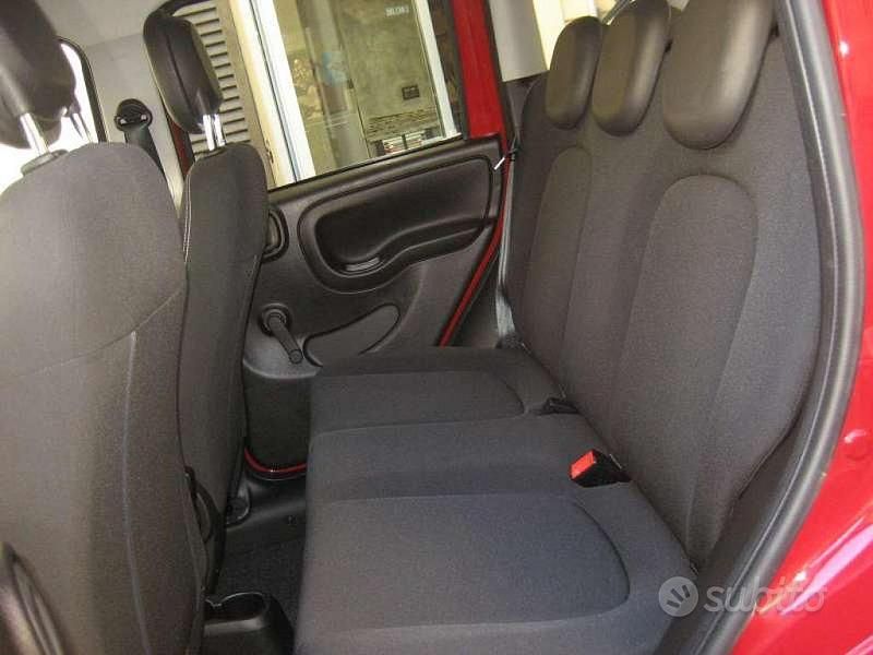 Usata Fiat Panda Cross Cross 69 CV (50 kW) 2024 Rosso Utilitaria