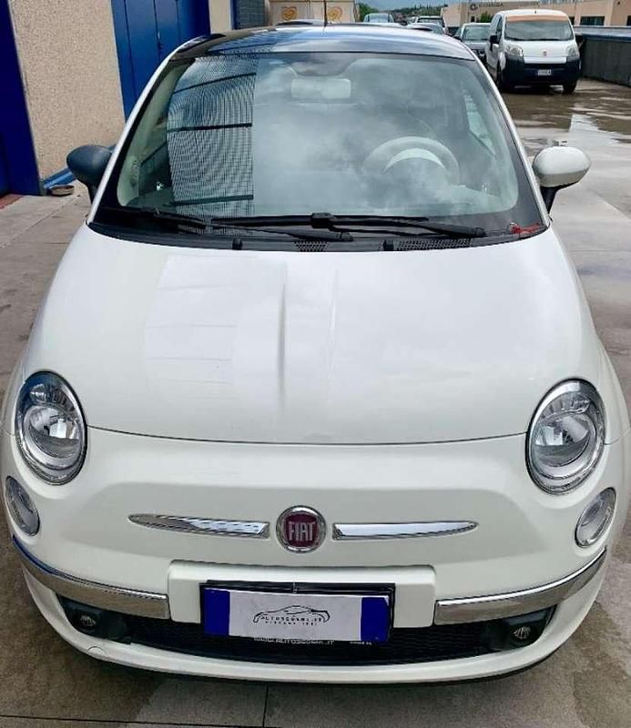 Usata Fiat 500 Lounge 69 CV (50 kW) 2010 Bianco pastello Utilitaria