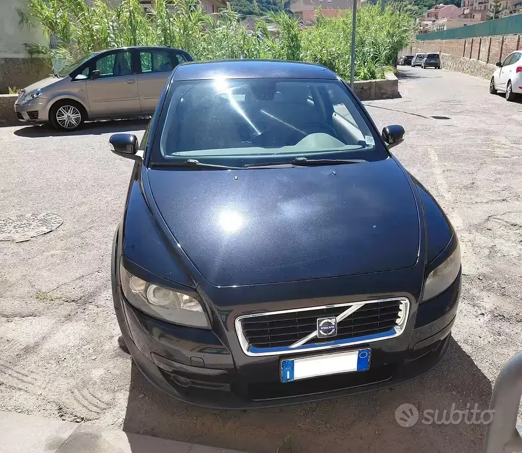 Usata Volvo C30 136 CV (100 kW) 2008 Nero Utilitaria