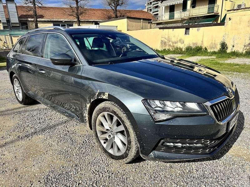 Usata Skoda Superb Executive 150 CV (110 kW) 2021 Blu/azzurro Station wagon