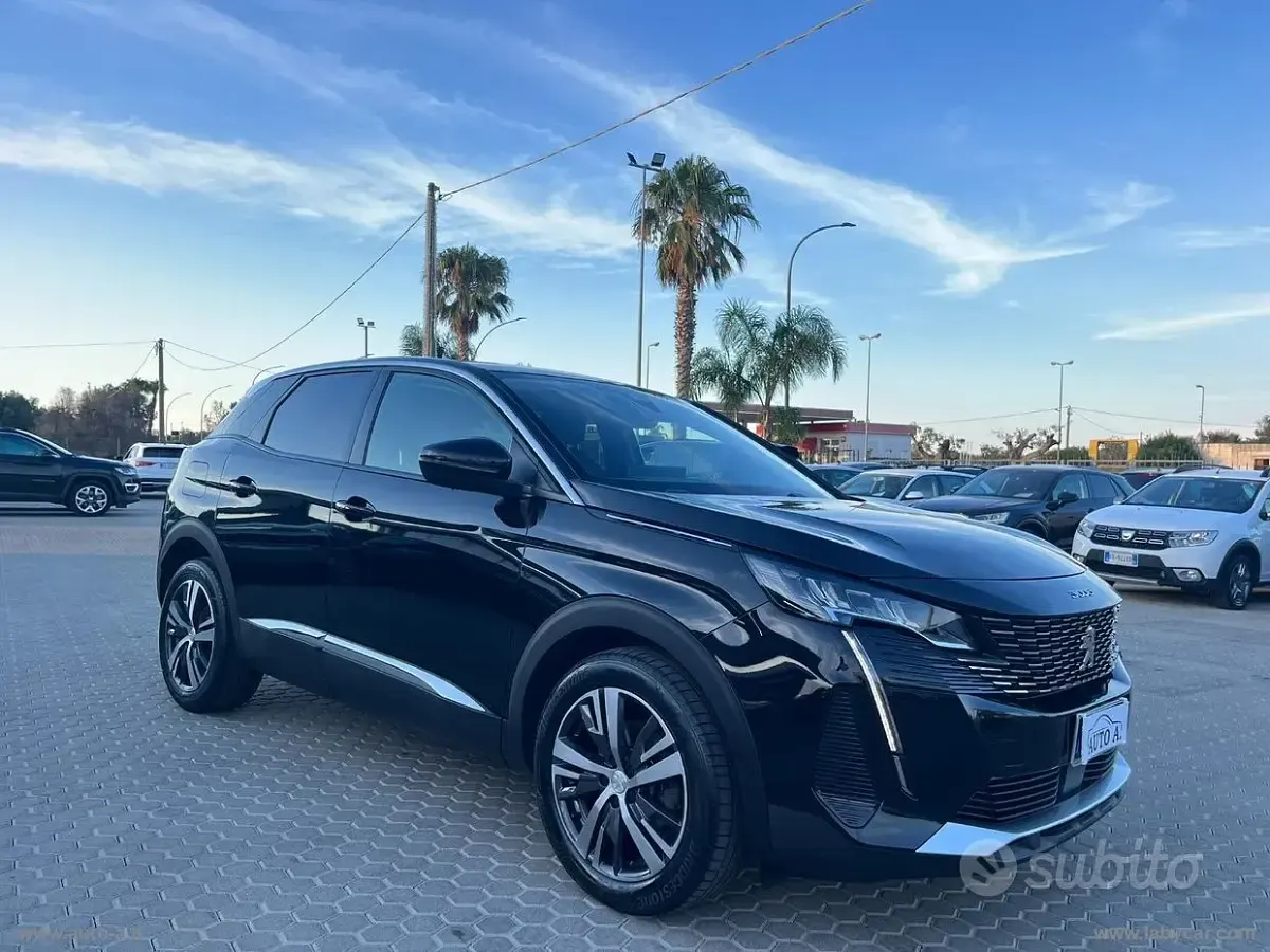 Usata Peugeot 3008 Allure 131 CV (96 kW) 2022 Nero SUV