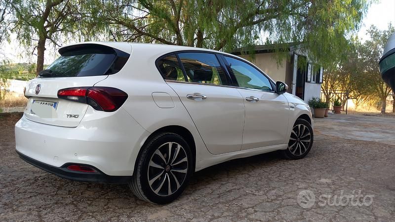 Usata Fiat Tipo 120 CV (88 kW) 2017 Bianco Berlina