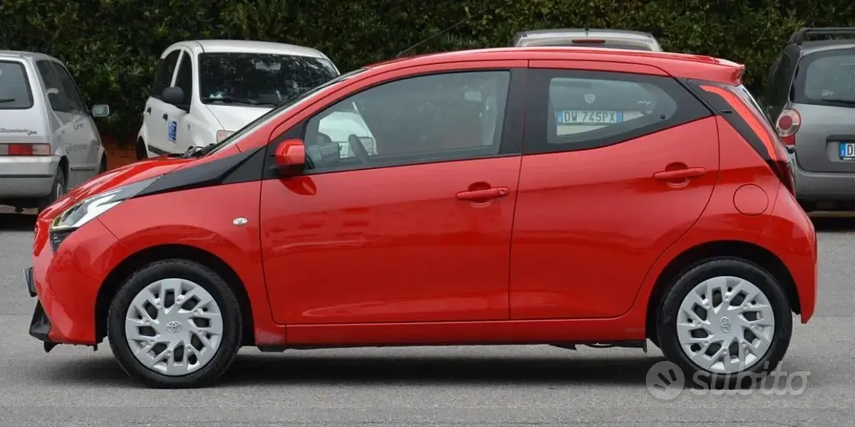 Usata Toyota Aygo X-clusiv 72 CV (52 kW) 2019 Rosso Utilitaria