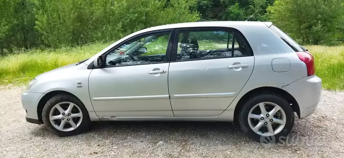Usata Toyota Corolla 97 CV (71 kW) 2003 Grigio Berlina