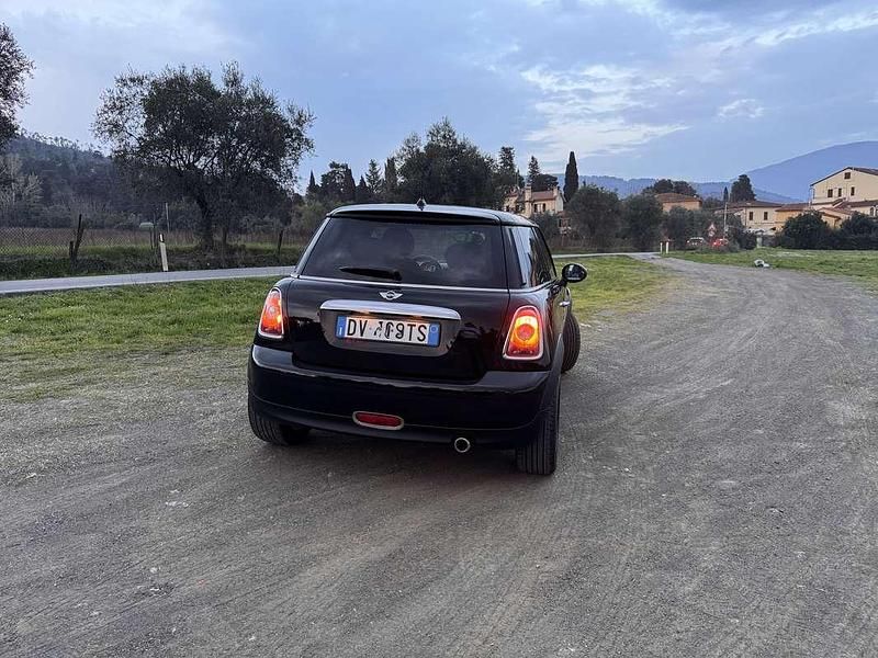 Usata Mini ONE 75 CV (55 kW) 2009 Nero Utilitaria