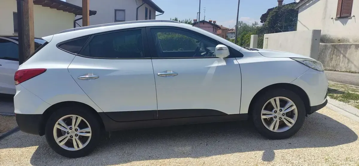 Usata Hyundai ix35 Comfort 136 CV (100 kW) 2010 Bianco SUV