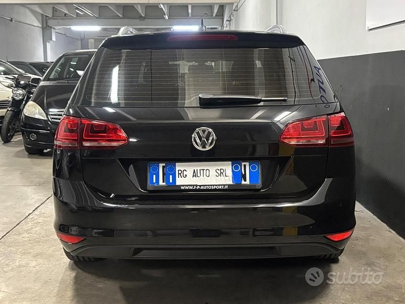 Usata VW Golf VII Trendline 110 CV (80 kW) 2015 Nero Station wagon
