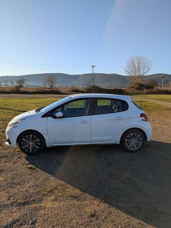 Usata Peugeot 208 Active 82 CV (60 kW) 2017 Utilitaria