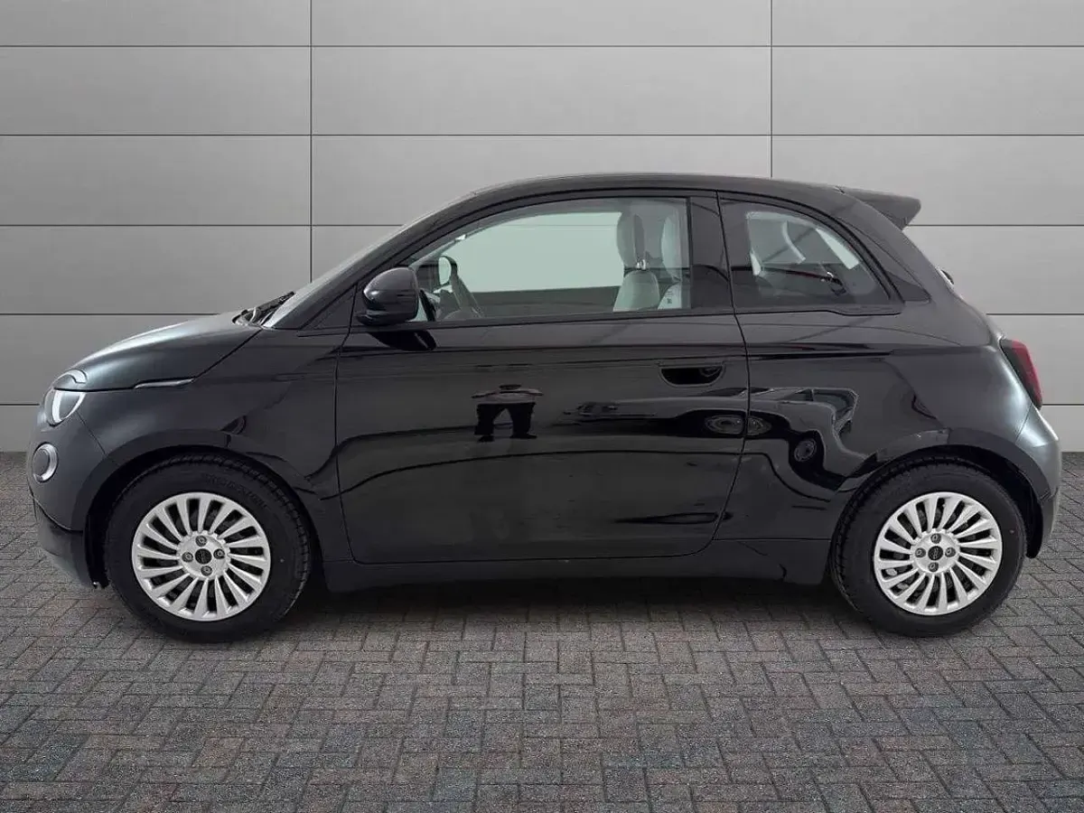 Nuova Fiat 500 Pop 65 CV (47 kW) 2026 Nero Utilitaria