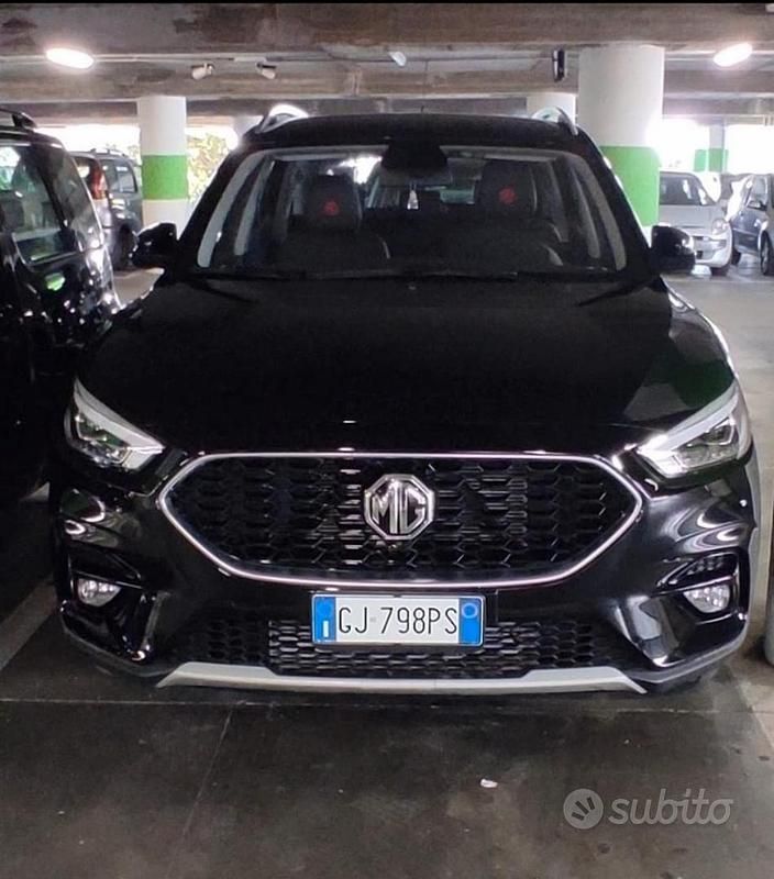 Usata MG ZS 111 CV (81 kW) 2022 Nero Berlina