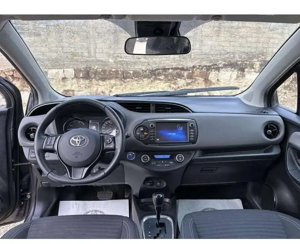 Usata Toyota Yaris Hybrid Comfort 101 CV (74 kW) 2019 Berlina
