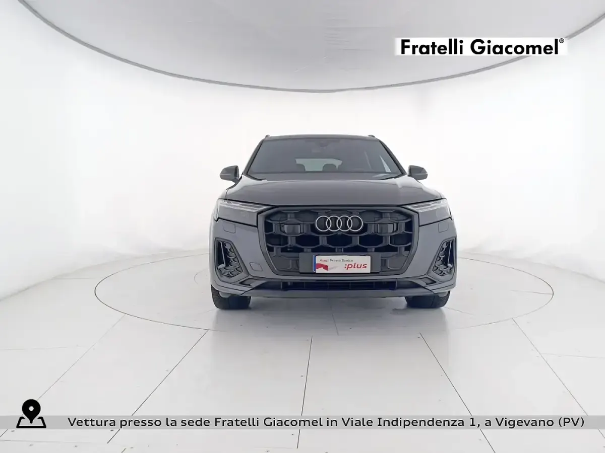 Usata Audi Q7 S-Line 286 CV (210 kW) 2024 Grigio daytona perlato SUV
