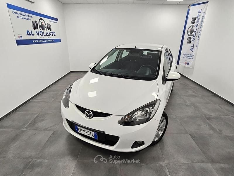 Usata Mazda 2 90th Anniversary 75 CV (55 kW) 2010 Bianco Utilitaria